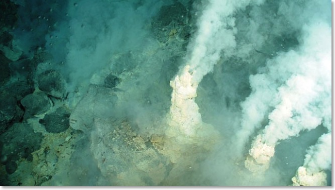 ht_white_smokers_nt_110928_wg